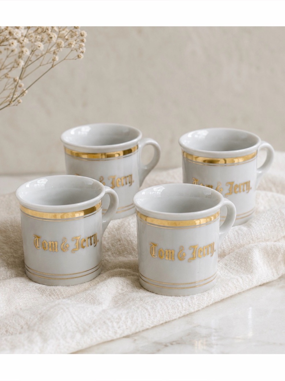 (VTG) TOM & JERRY • Set of 4 White and Gold Tea Cups